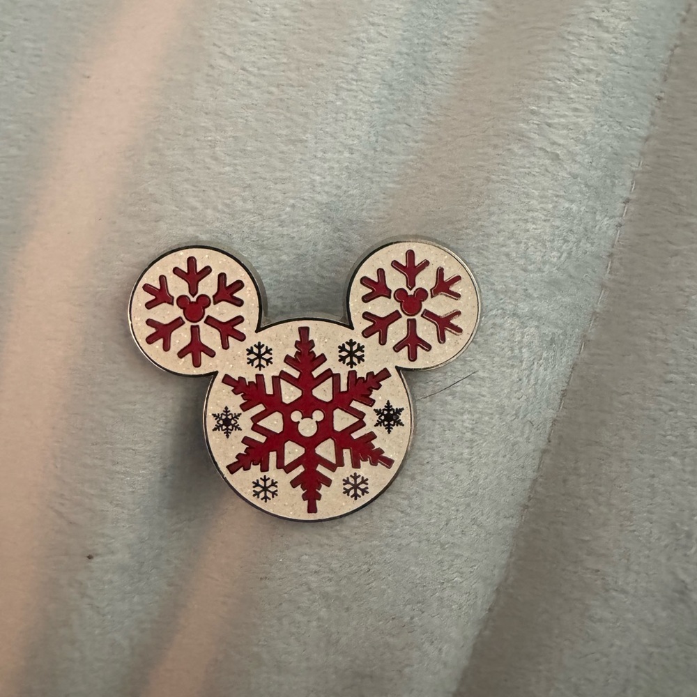 Disney Mickey Mouse Snowflake Pin